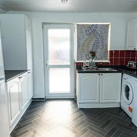 Beautiful Abode, Fast Wifi, Parking, Frenchay Bristol